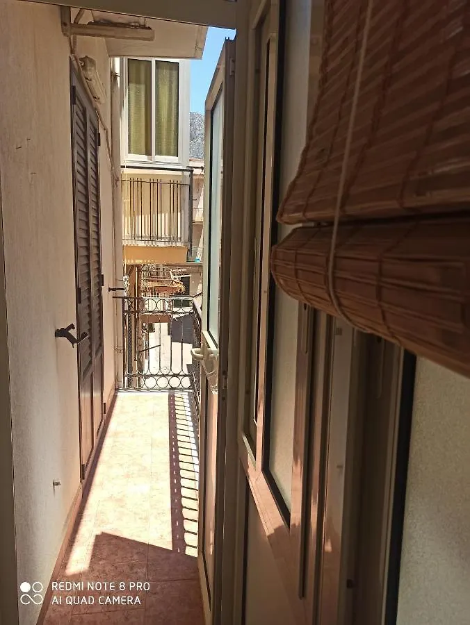 Casa Sferracavallo 0*,